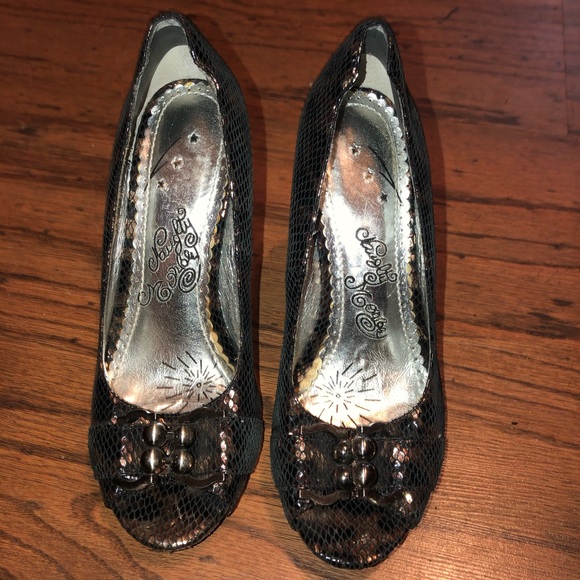 High heels - Picture 3 of 3